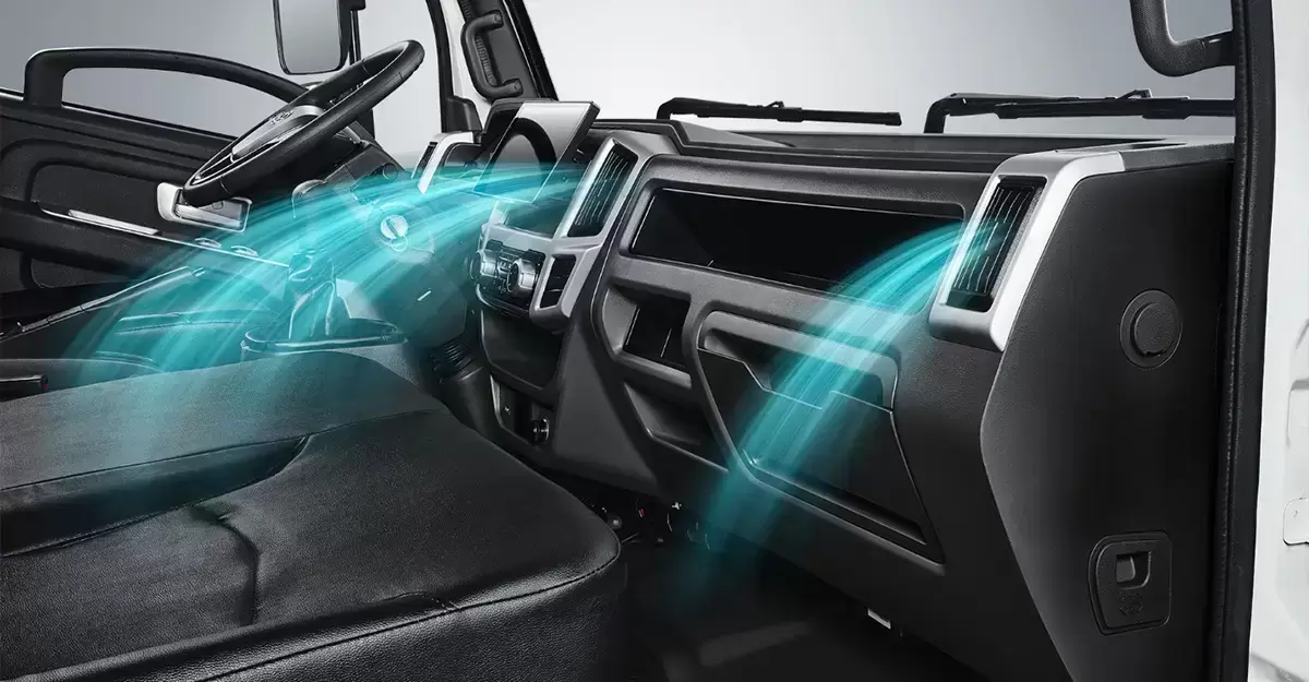 TERA350 Plus có khoang cabin 3 chỗ ngồi